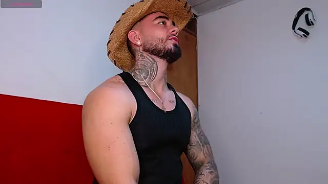 Snapshot of tommyblessd1 chatting on November 11, 7:03 pm tommyblessd1 online show from November 11, 7:03 pm