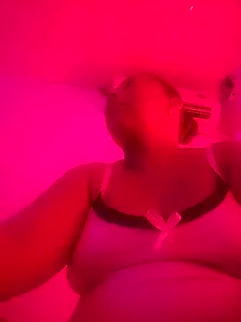 Naomi-Mature online show from November 18, 8:08 am