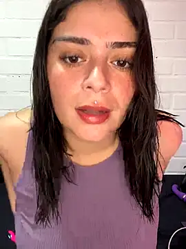 Snapshot of cami_lorena chatting on September 29, 2:11 pm cami lorena online show from September 29, 2:11 pm