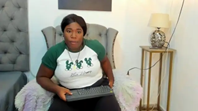 Snapshot of nahiroby_ebony chatting on November 21, 7:12 pm nahiroby ebony online show from November 21, 7:12 pm