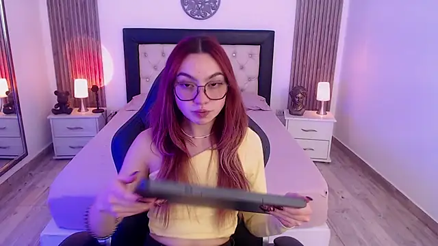 Red kytty6 online show from October 27, 7:51 pm