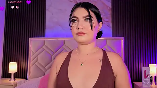 MiaaFarrel online show from April 10, 7:07 pm