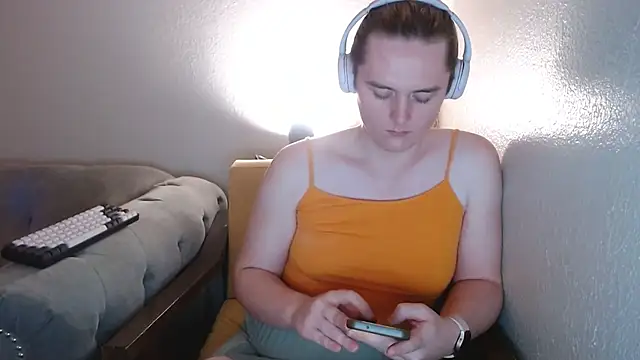 Elliebell online show from November 11, 9:20 am