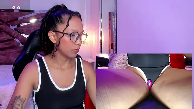 NovaLyn online show from October 7, 4:31 am