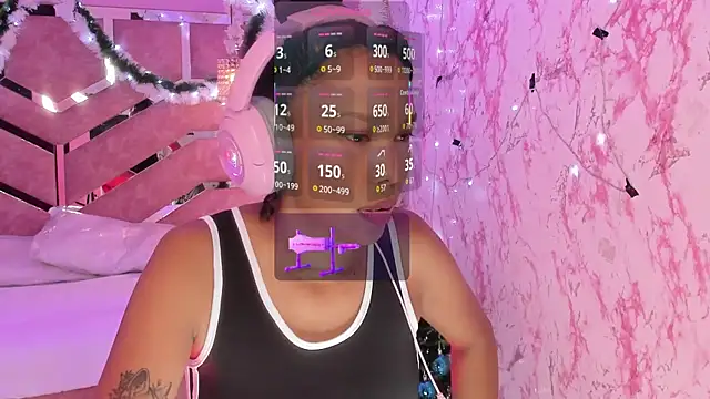 NovaLyn online show from December 15, 8:57 pm