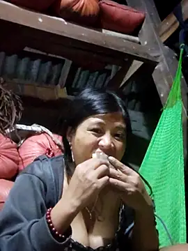 Snapshot of Angela-babyxx chatting on November 8, 12:38 pm Angela-babyxx online show from November 8, 12:38 pm