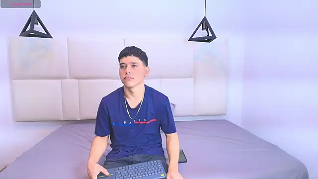 Snapshot of aron_twink66 chatting on September 27, 2:22 pm aron twink66 online show from September 27, 2:22 pm