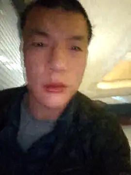 Snapshot of AAASuck chatting on February 6, 4:43 pm AAASuck online show from February 6, 4:43 pm