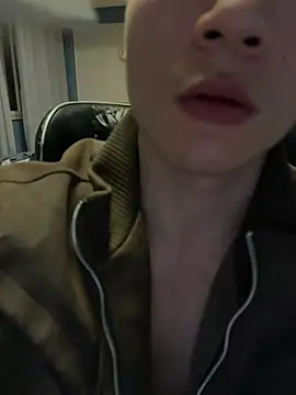 Snapshot of AAASuck chatting on March 17, 4:10 pm AAASuck online show from March 17, 4:10 pm