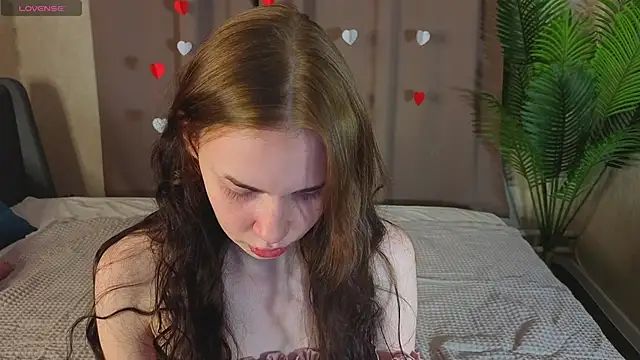 Snapshot of Jennie_Hunter chatting on February 6, 9:23 am Jennie Hunter online show from February 6, 9:23 am