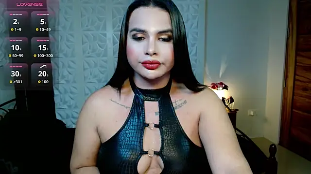 Snapshot of SelenaHelaby02 chatting on November 5, 3:23 pm SelenaHelaby02 online show from November 5, 3:23 pm