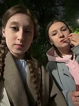 FroggyAnna online show from October 6, 4:04 pm