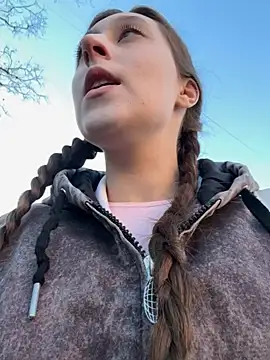 FroggyAnna online show from October 19, 12:50 pm