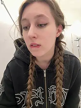 FroggyAnna online show from June 10, 6:51 pm
