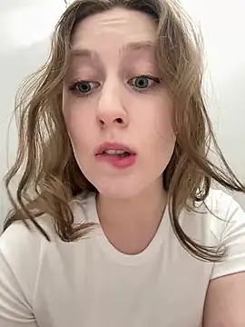 FroggyAnna online show from July 4, 6:36 pm