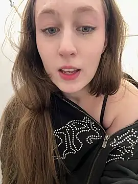 FroggyAnna online show from July 7, 3:27 pm