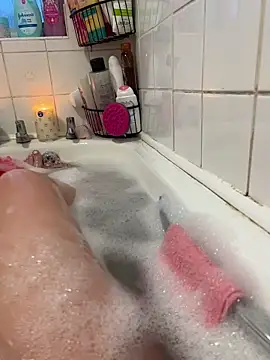 Snapshot of Imogenbabyyy chatting on September 20, 5:47 pm Imogenbabyyy online show from September 20, 5:47 pm