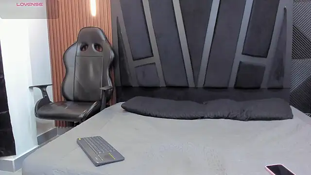 Alana cox  online show from October 5, 1:20 pm