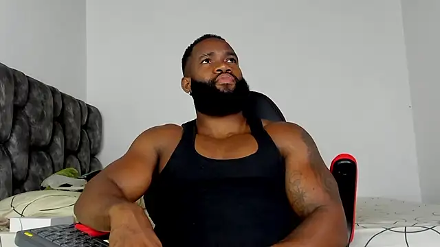 Snapshot of james_musclebbc chatting on January 15, 1:48 pm james musclebbc online show from January 15, 1:48 pm