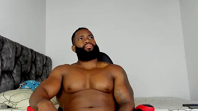 Snapshot of james_musclebbc chatting on January 16, 1:53 am james musclebbc online show from January 16, 1:53 am