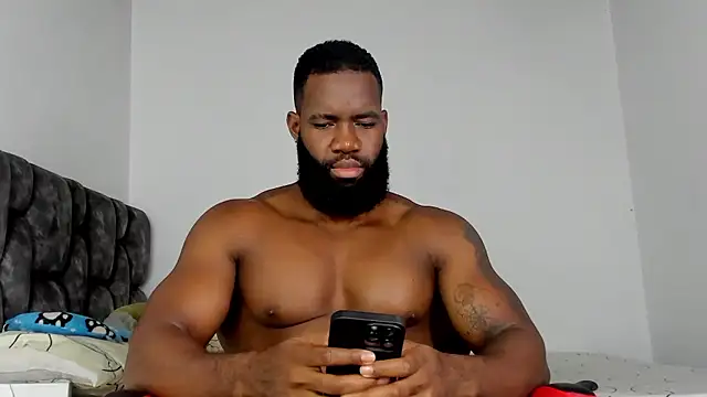 Snapshot of james_musclebbc chatting on January 17, 12:26 am james musclebbc online show from January 17, 12:26 am