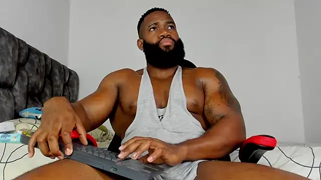 Snapshot of james_musclebbc chatting on February 2, 11:58 pm james musclebbc online show from February 2, 11:58 pm