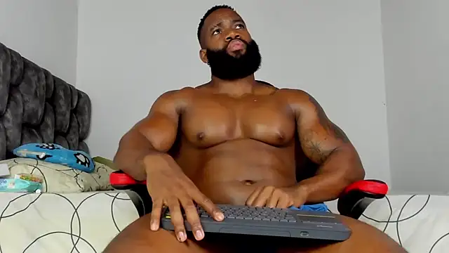 Snapshot of james_musclebbc chatting on February 3, 2:53 am james musclebbc online show from February 3, 2:53 am