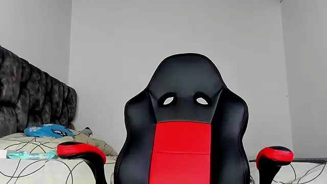 Snapshot of james_musclebbc chatting on February 13, 1:56 am james musclebbc online show from February 13, 1:56 am