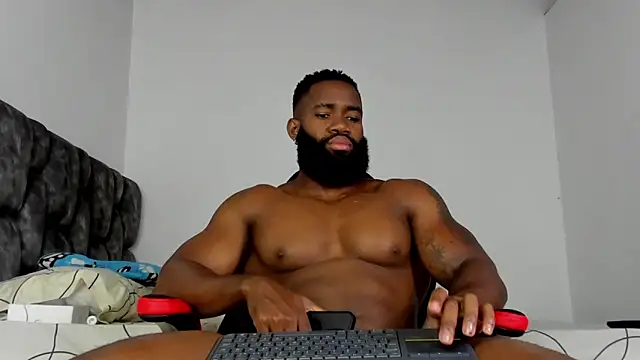 Snapshot of james_musclebbc chatting on February 15, 5:20 pm james musclebbc online show from February 15, 5:20 pm