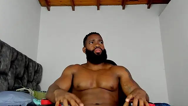 Snapshot of james_musclebbc chatting on February 19, 10:39 pm james musclebbc online show from February 19, 10:39 pm