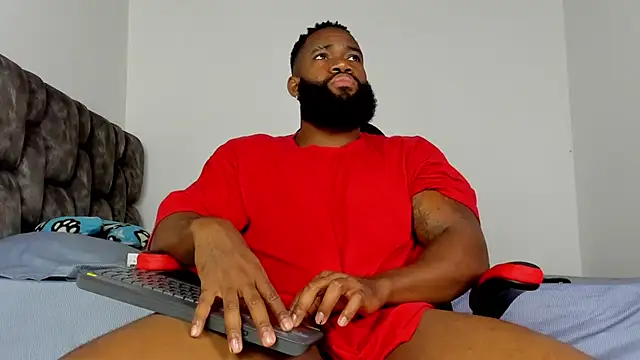 Snapshot of james_musclebbc chatting on February 22, 5:44 pm james musclebbc online show from February 22, 5:44 pm