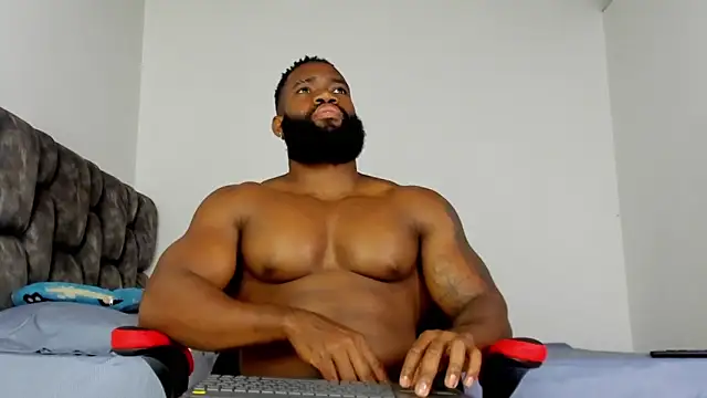 Snapshot of james_musclebbc chatting on February 25, 1:37 am james musclebbc online show from February 25, 1:37 am