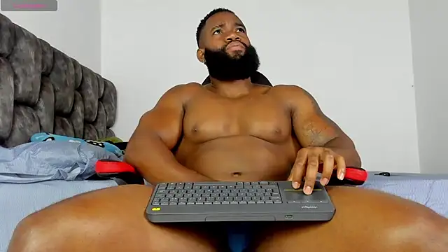 Snapshot of james_musclebbc chatting on March 1, 5:48 pm james musclebbc online show from March 1, 5:48 pm