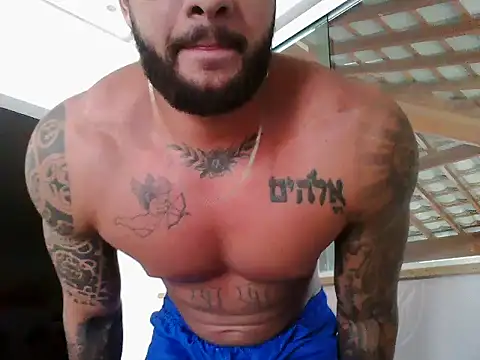 Snapshot of Mitt1993b chatting on September 20, 12:39 pm Mitt1993b online show from September 20, 12:39 pm