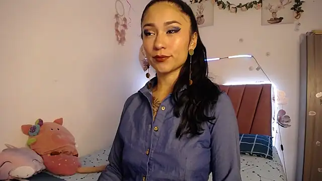 Liahdiaz  online show from April 15, 12:23 pm