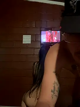 miawhithee online show from November 12, 4:46 am