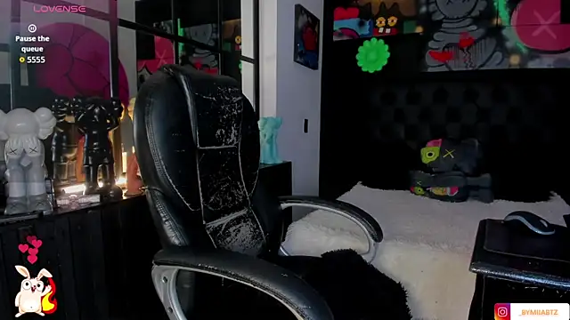 miIa bratz online show from February 5, 8:13 pm