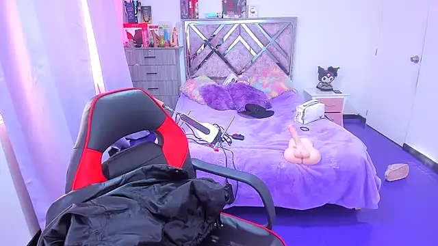 Luna Analya online show from January 19, 1:15 pm