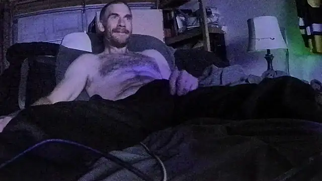 Snapshot of Tiggitytomociti chatting on November 9, 3:49 am Tiggitytomociti online show from November 9, 3:49 am