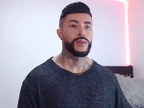 Snapshot of andrea_de_lucaa chatting on October 25, 3:36 am andrea de lucaa online show from October 25, 3:36 am