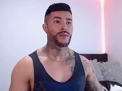 Snapshot of andrea_de_lucaa chatting on October 27, 2:48 am andrea de lucaa online show from October 27, 2:48 am