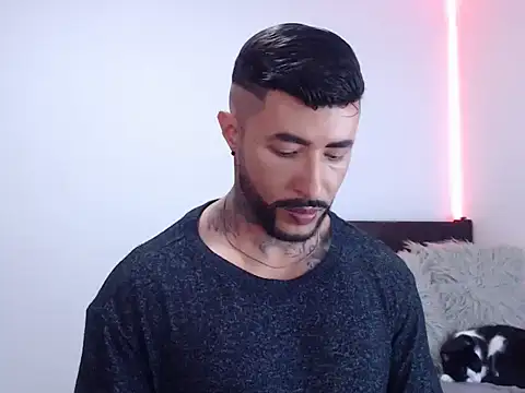 Snapshot of andrea_de_lucaa chatting on November 6, 2:45 am andrea de lucaa online show from November 6, 2:45 am