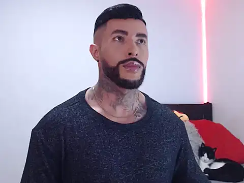 Snapshot of andrea_de_lucaa chatting on November 18, 3:34 am andrea de lucaa online show from November 18, 3:34 am