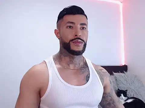 Snapshot of andrea_de_lucaa chatting on November 21, 3:49 am andrea de lucaa online show from November 21, 3:49 am