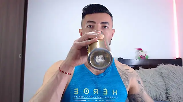 Snapshot of andrea_de_lucaa chatting on December 14, 4:29 am andrea de lucaa online show from December 14, 4:29 am