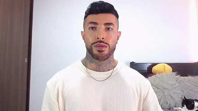 andrea de lucaa online show from February 18, 3:02 am