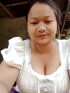 Snapshot of girl-babi chatting on May 15, 11:23 pm girl-babi online show from May 15, 11:23 pm