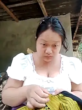 Snapshot of girl-babi chatting on May 15, 11:34 pm girl-babi online show from May 15, 11:34 pm