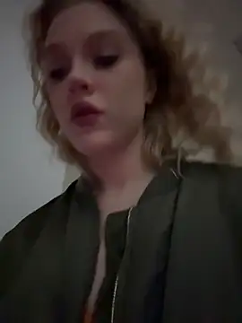 CaitlinSugar online show from December 15, 4:39 am