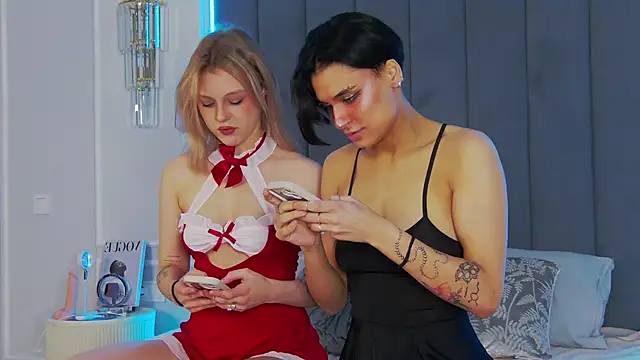 Snapshot of VioletAsh chatting on September 22, 4:25 am VioletAsh online show from September 22, 4:25 am